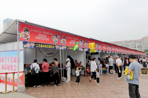 河池民族手工艺旅游商品展销 三月三 热闹开市